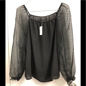 Woman’s top black